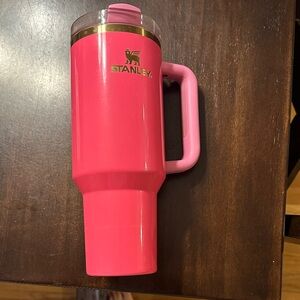 Stanley hot pink 40 oz tumbler